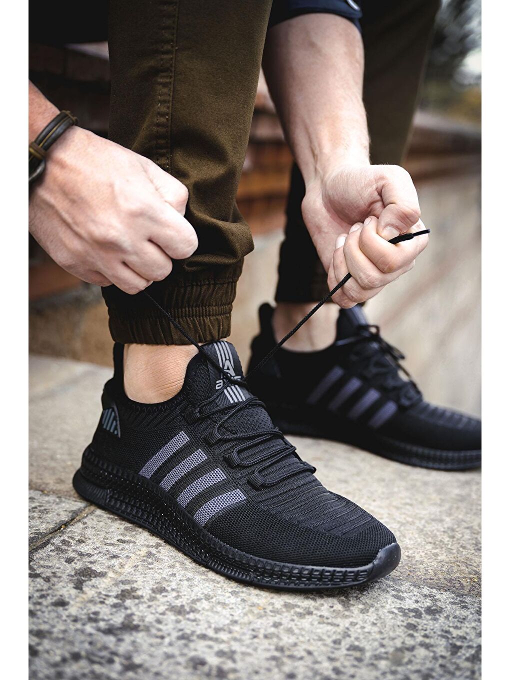 Siyah Ald Şerit Detaylı Kalın Taban Erkek Sneaker-1