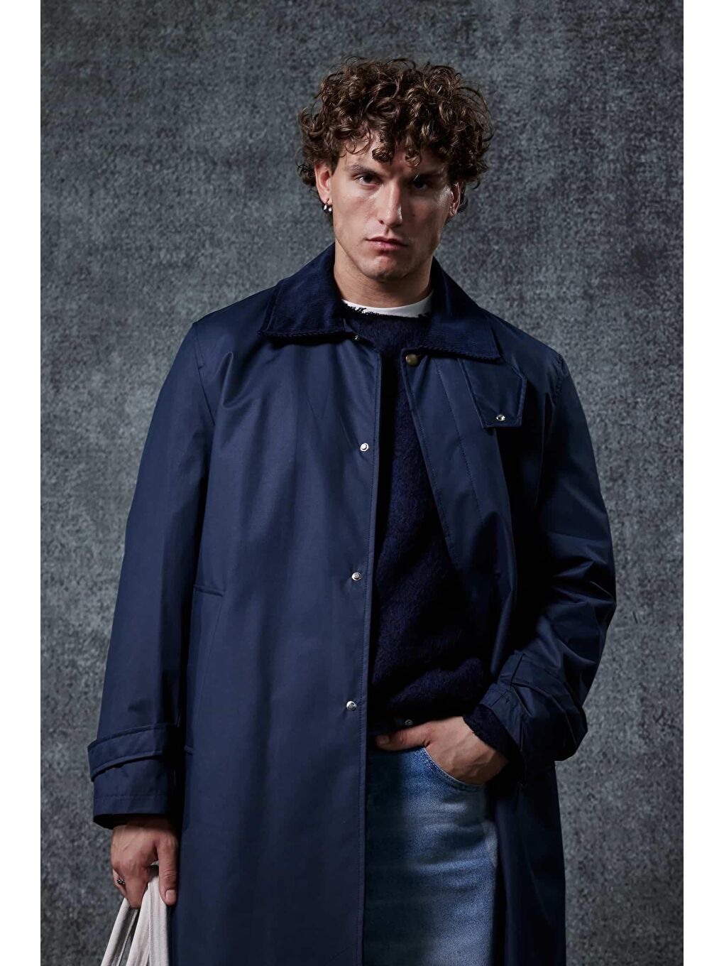 Erkek Relax Fit Kadife Yaka Detaylı Uzun Trençkot Lacivert-2