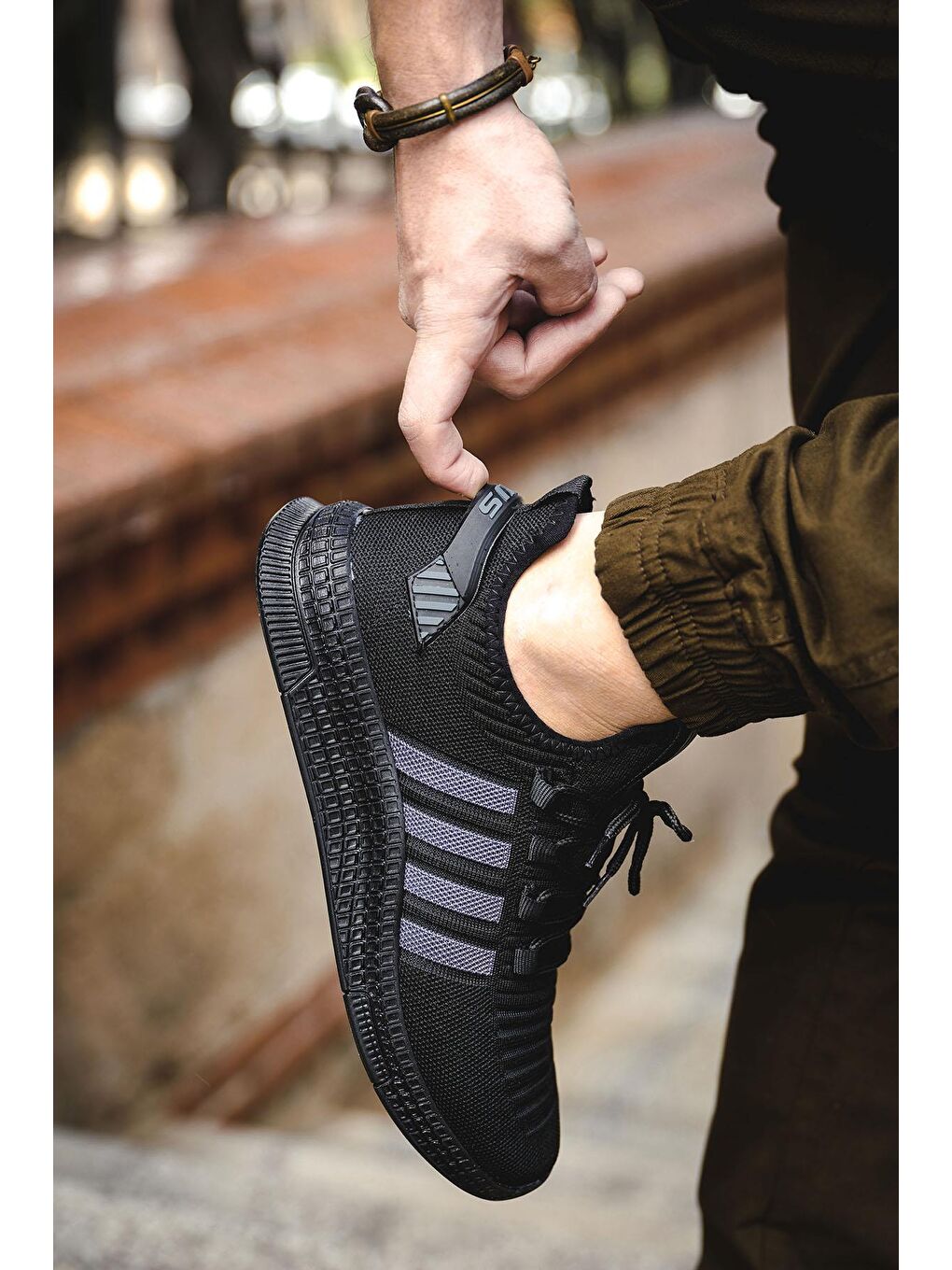 Siyah Ald Şerit Detaylı Kalın Taban Erkek Sneaker-2