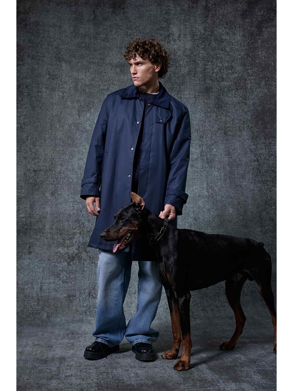 Erkek Relax Fit Kadife Yaka Detaylı Uzun Trençkot Lacivert-4