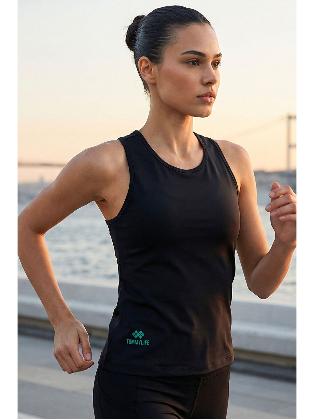 Siyah Standart Fit Çapraz Sırt Detaylı Kadın Spor Atlet - 97296