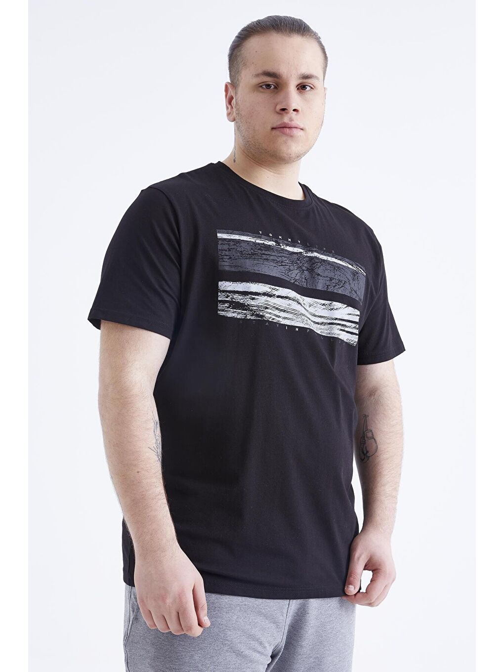 Siyah Baskılı O Yaka Büyük Beden Erkek Tişört - 88073-4