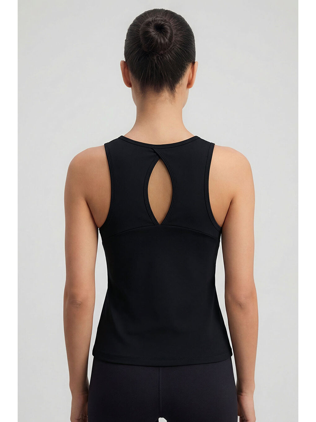 Siyah Standart Fit Çapraz Sırt Detaylı Kadın Spor Atlet - 97296-4