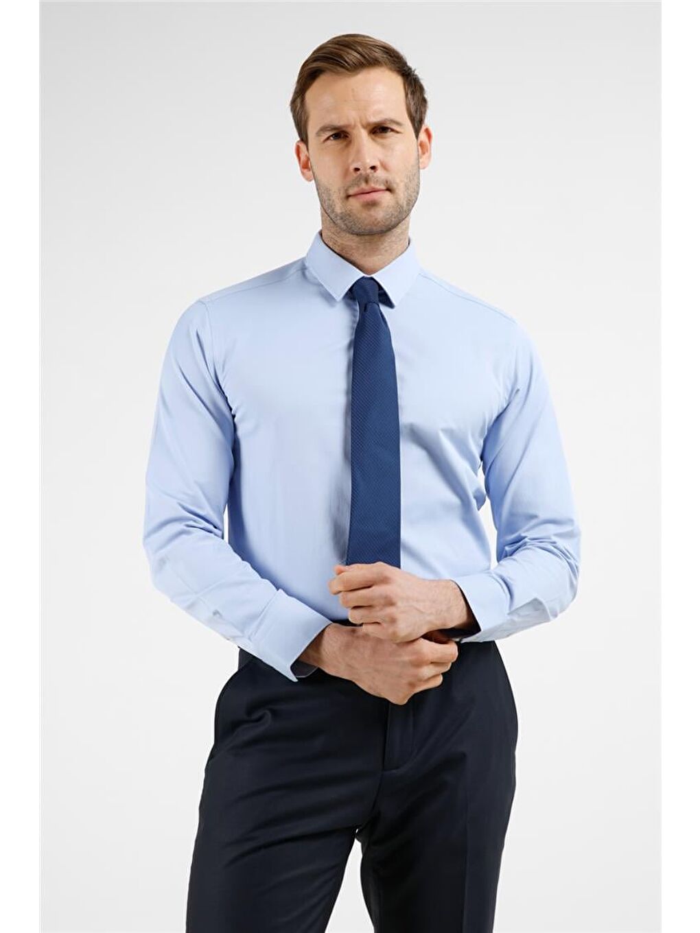 Koyu Mavi Sert Yaka Uzun Kol Cepsiz Slim Fit Pamuklu Gömlek 1004255228-2