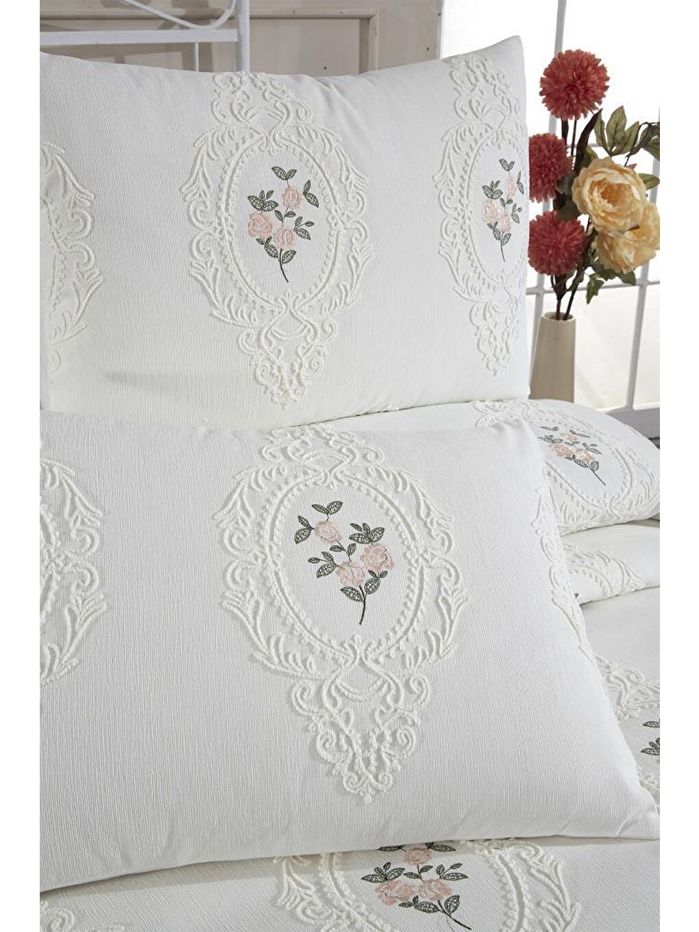 Ekru Gardenlove Nakışlı Şönil 3 Parça Çift Kişilik Yatak Örtüsü Krem-3