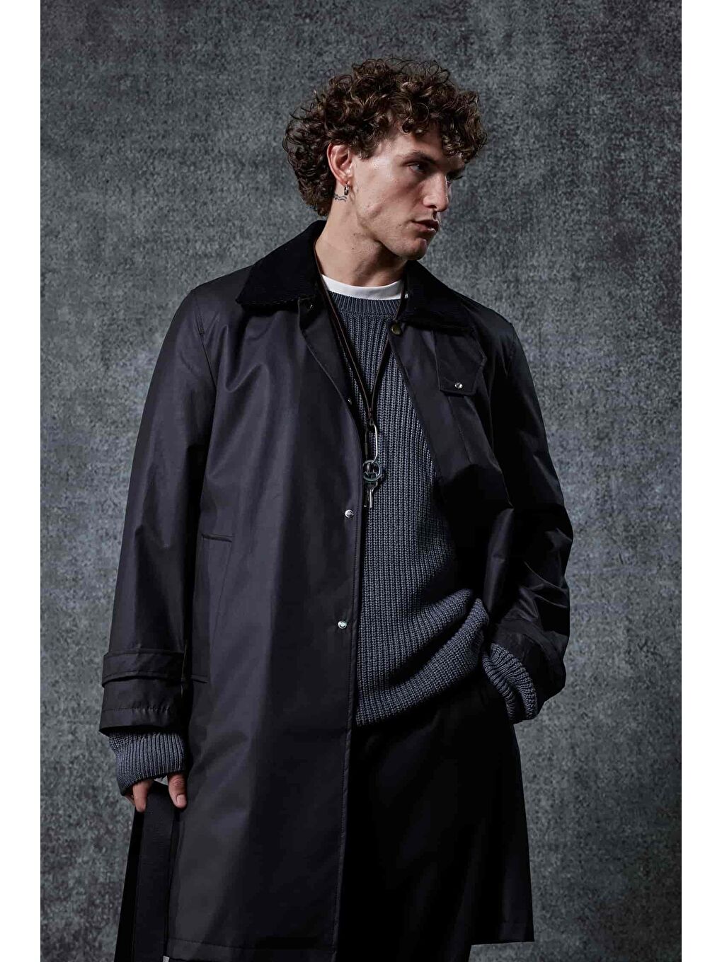 Erkek Relax Fit Kadife Yaka Detaylı Uzun Trençkot Siyah-1