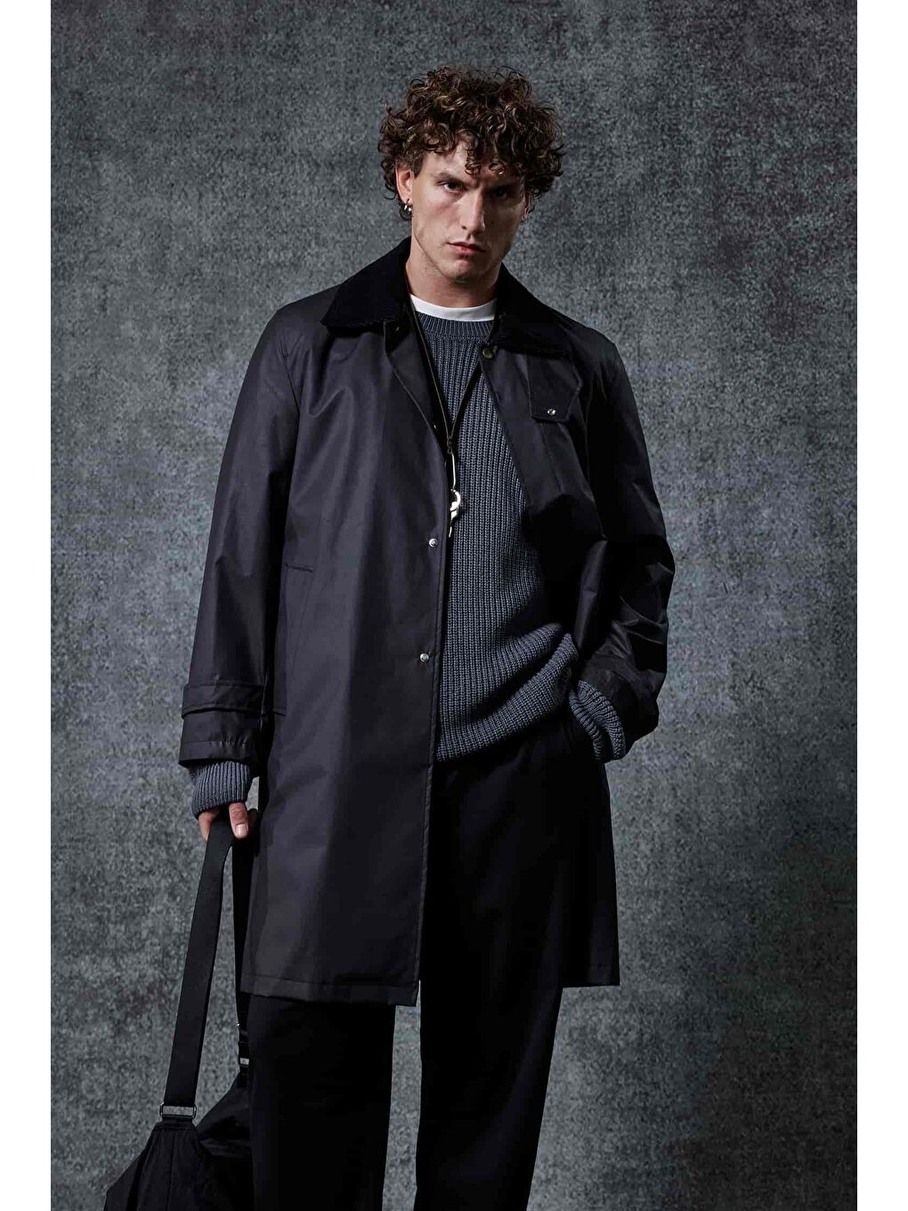 Erkek Relax Fit Kadife Yaka Detaylı Uzun Trençkot Siyah-2