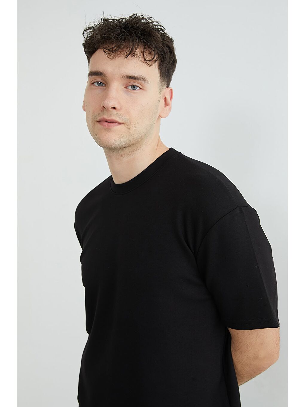 Siyah Basic Bisiklet Yaka Modal Tişört-3