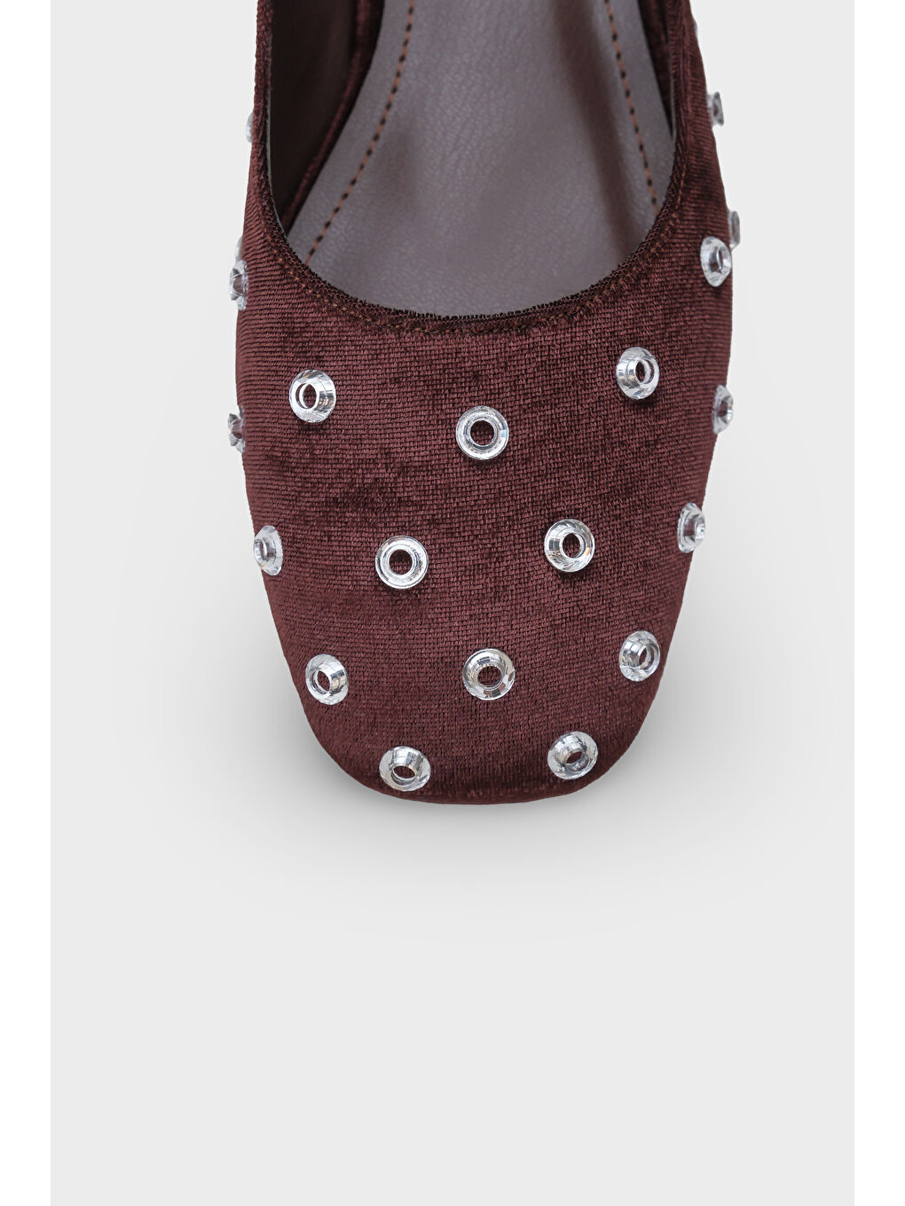 Kahverengi Shayla Küt Burunlu Zımbalı Tokalı Kadın Babet-2