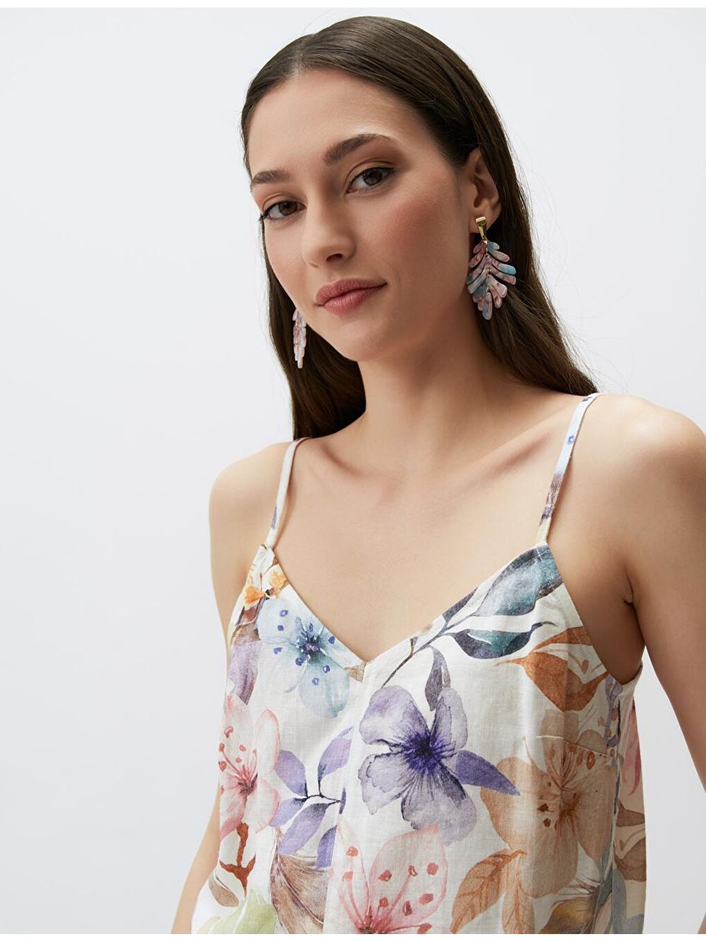 Ekru Askılı V Yaka Çiçek Desenli Keten Bluz-3