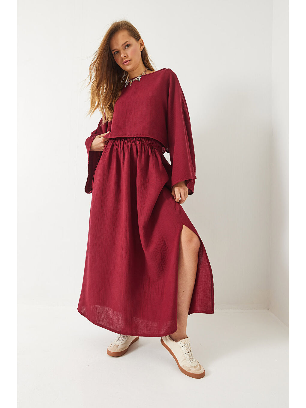 Bordo Kadın Yarasa Kol Croplu Beli Lastikli Yırtmaç Detay Etekli Müslin Takım-1