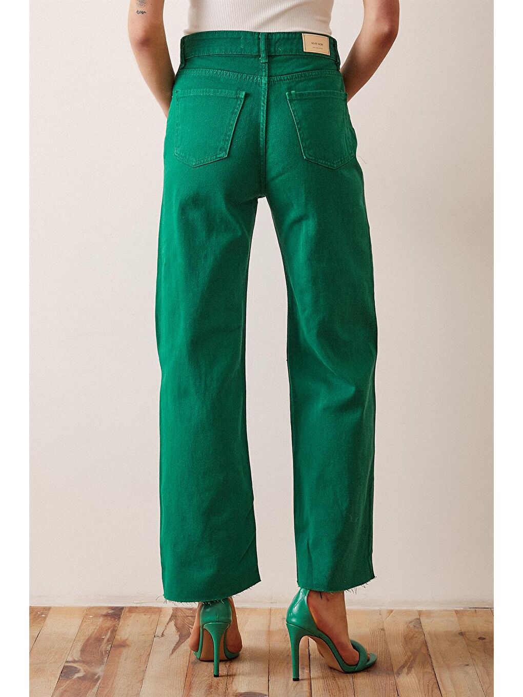 Yeşil Kesik Paça Salaş Denim Jean