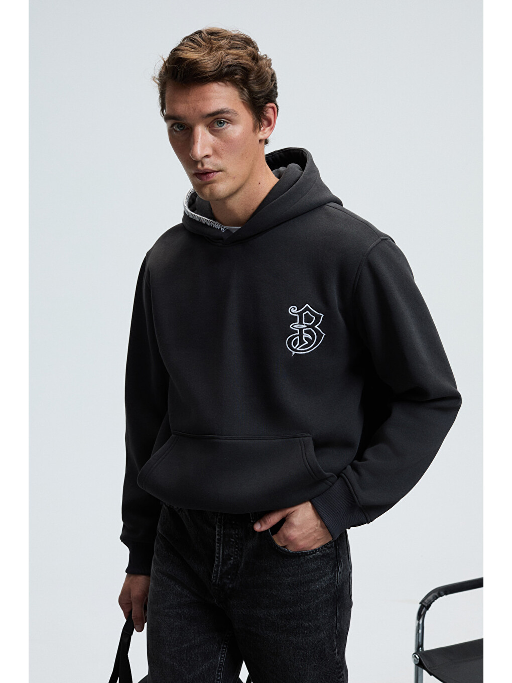 Grover Erkek Kapüşonlu Süs Dikiş Detaylı Göğsü Nakışlı Kanguru Cepli Antrasit Sweatshirt-6