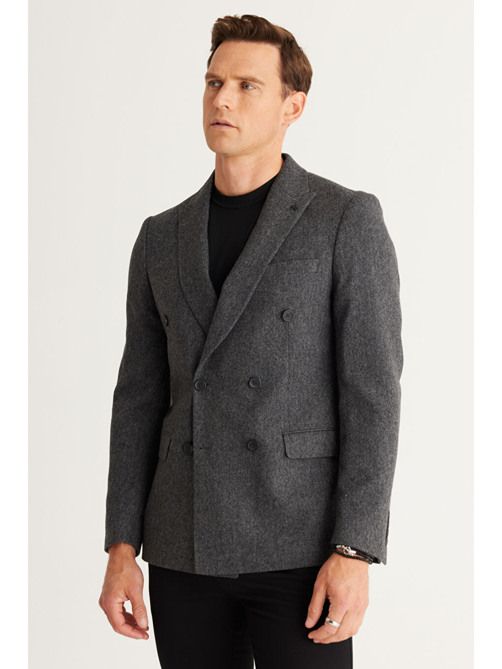 Erkek Siyah Slim Fit Dar Kesim Kırlangıç Yaka Yünlü Ceket-1