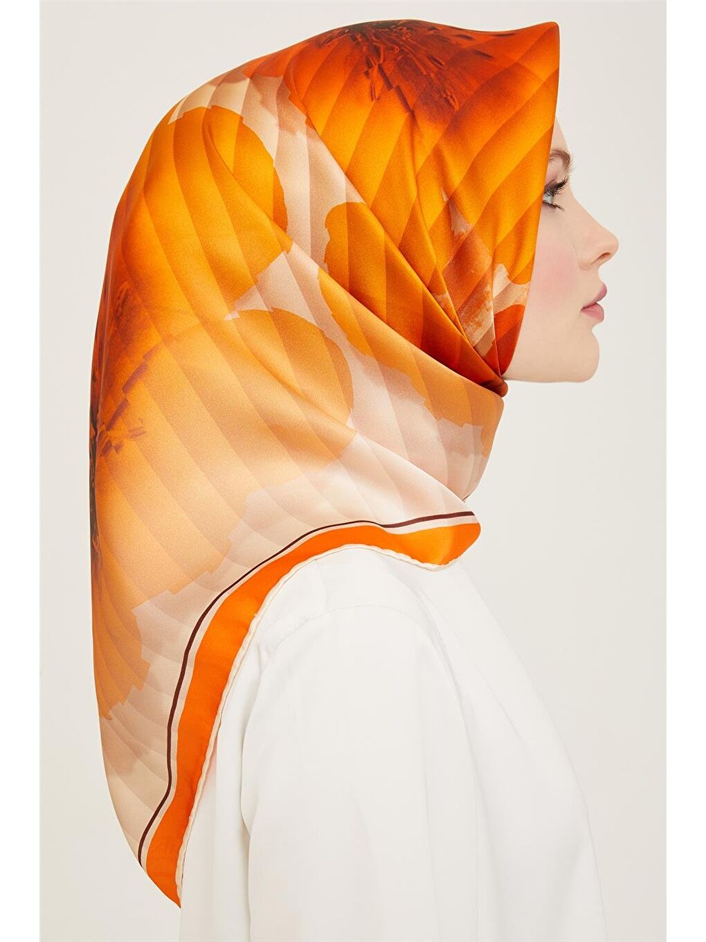 Karışık Çiçek Desenli Twill İpek Eşarp 24Ya9100 87 31-1