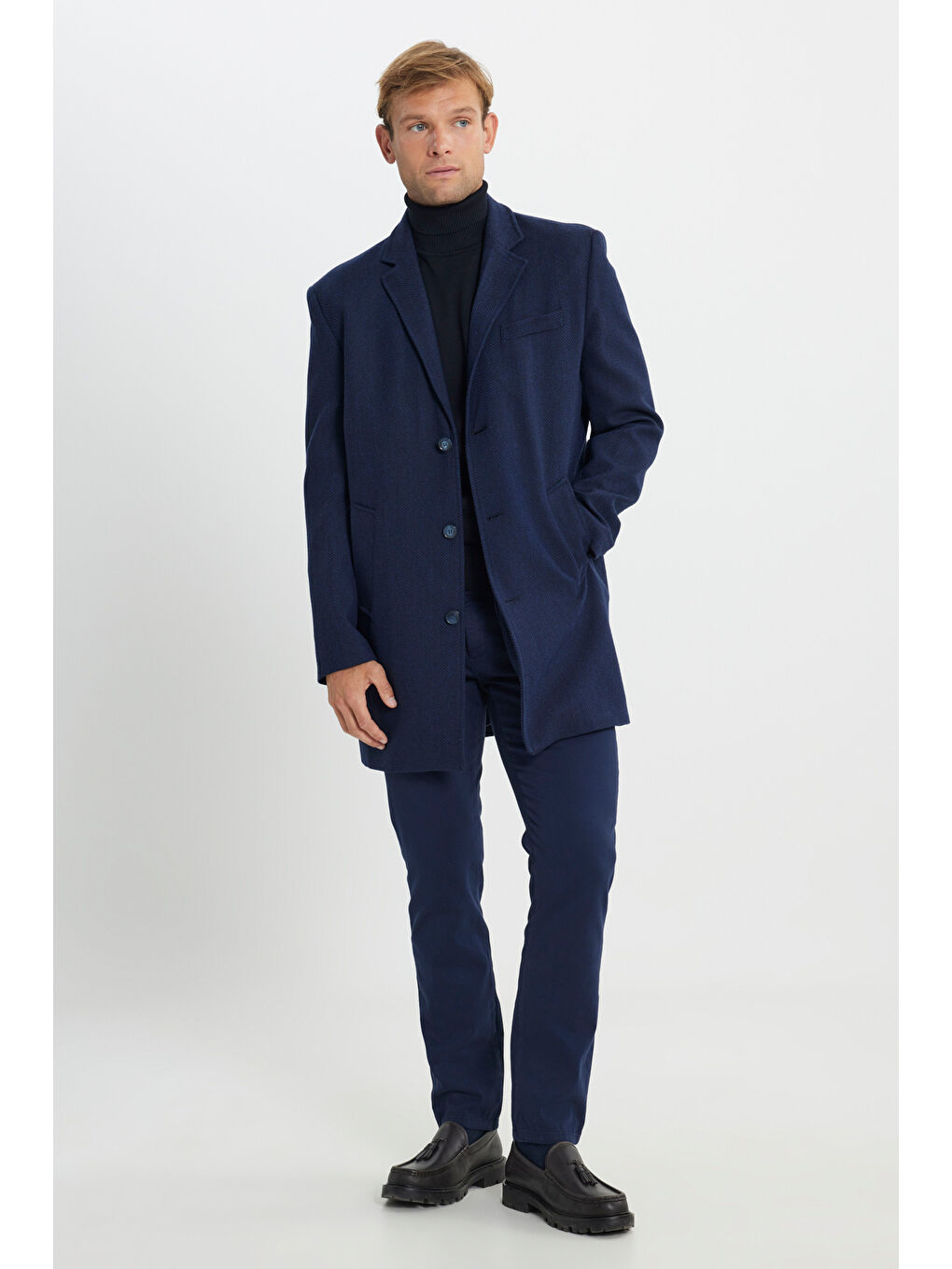 Erkek Lacivert Yünlü Standart Fit Normal Kesim Mono Yaka Balıksırtı Desenli Yan Cepli Palto-1