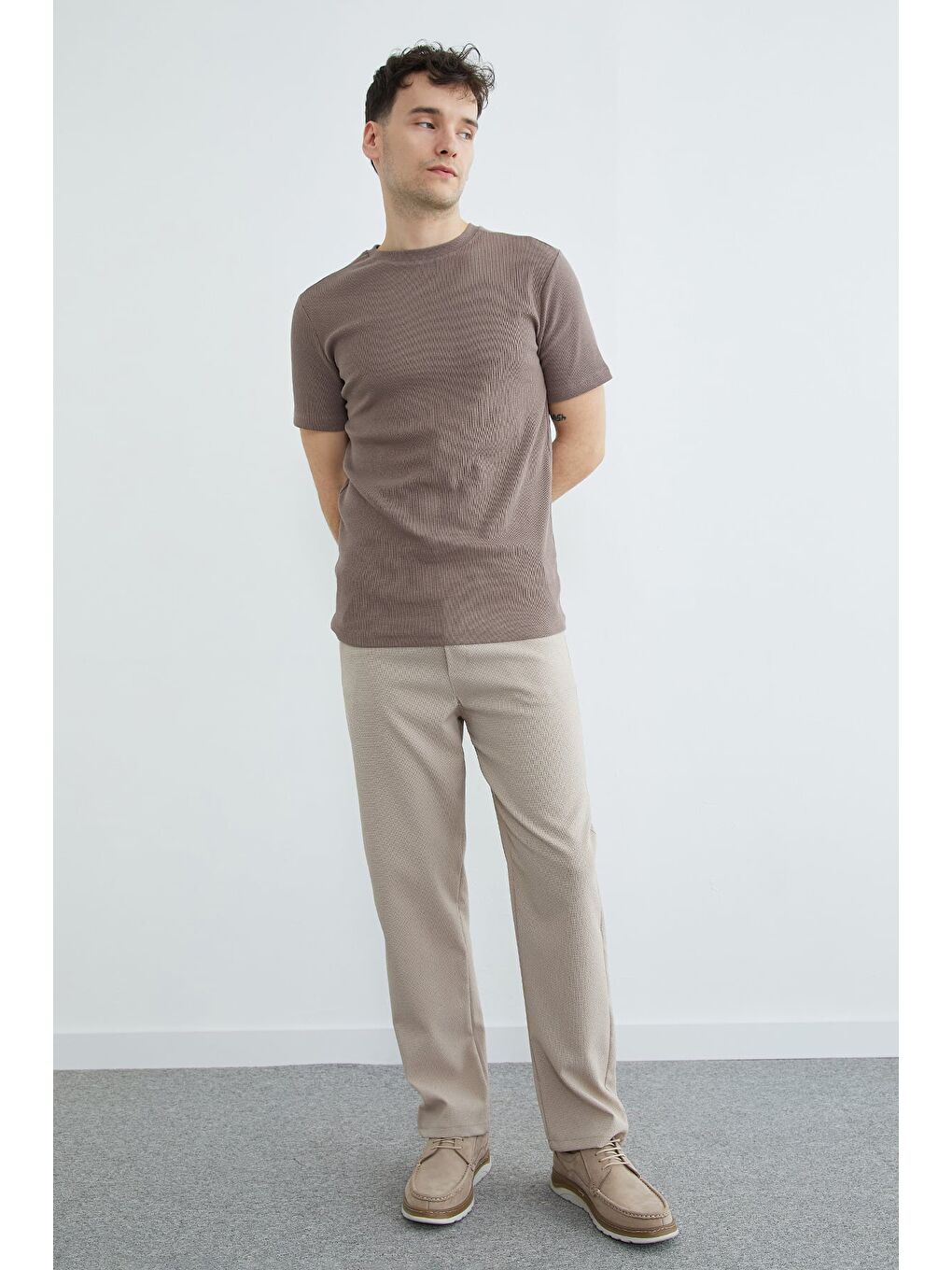 Kahverengi Basic Fitilli Bisiklet Yaka Tişört-3