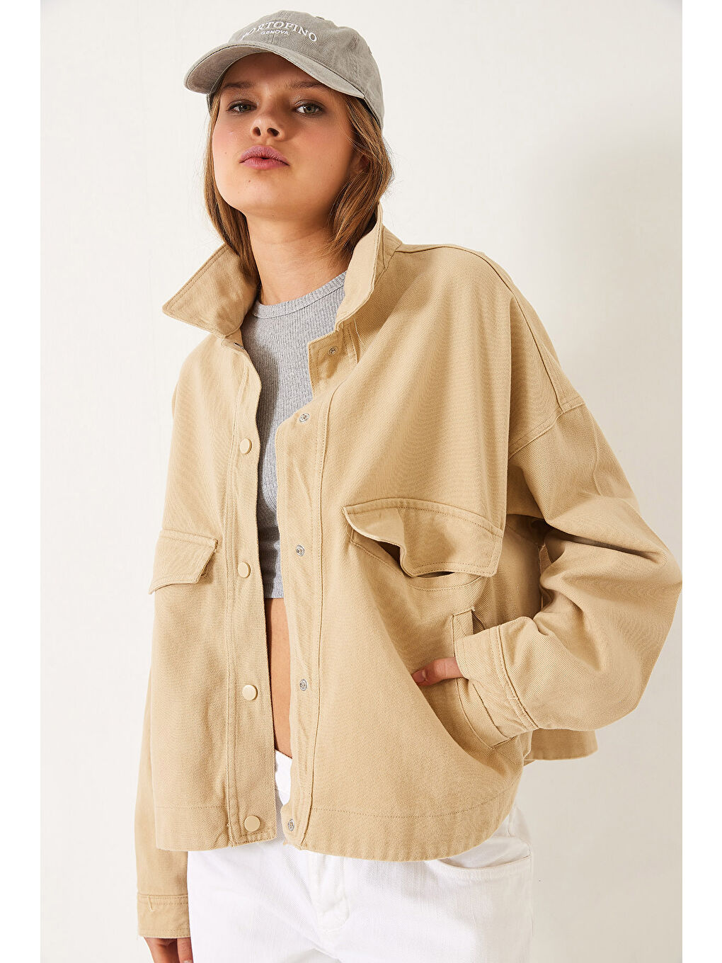 Bej Kadın Dört Cepli Çıtçıt Kapamalı Gabardin Mevsimlik Ceket-3