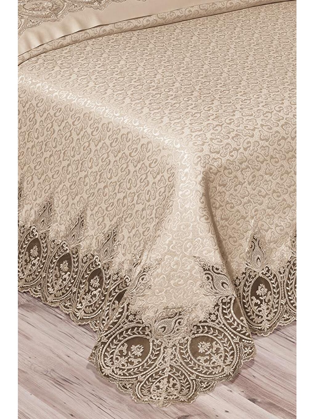 İlayda Fransız Güpürlü Brokar Pike Takımı Bej-2