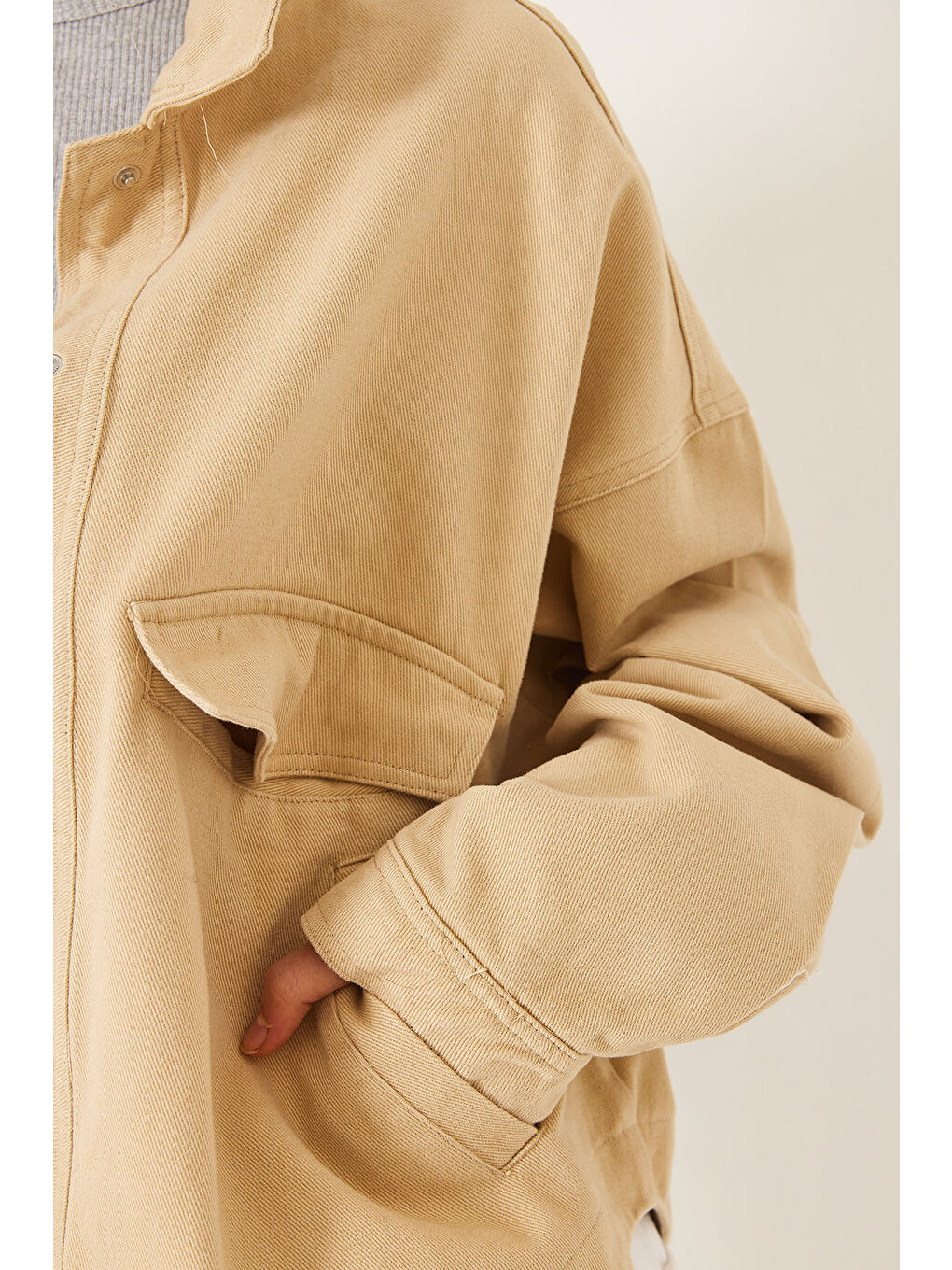 Bej Kadın Dört Cepli Çıtçıt Kapamalı Gabardin Mevsimlik Ceket-4