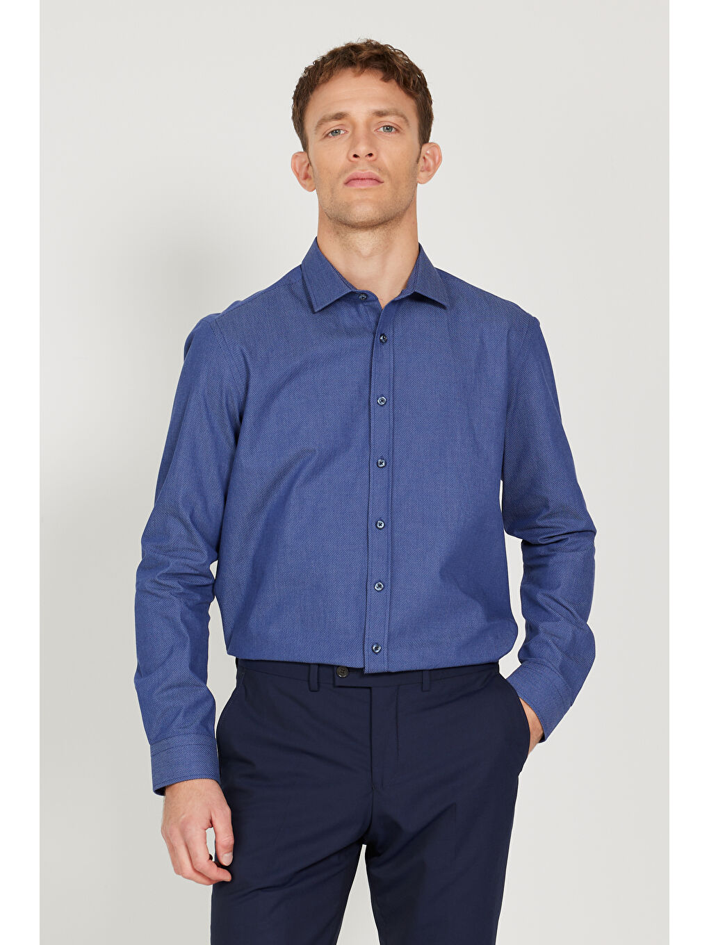 Erkek Lacivert-Mavi Slim Fit Dar Kesim Klasik Yaka %100 Pamuk Armürlü Gömlek