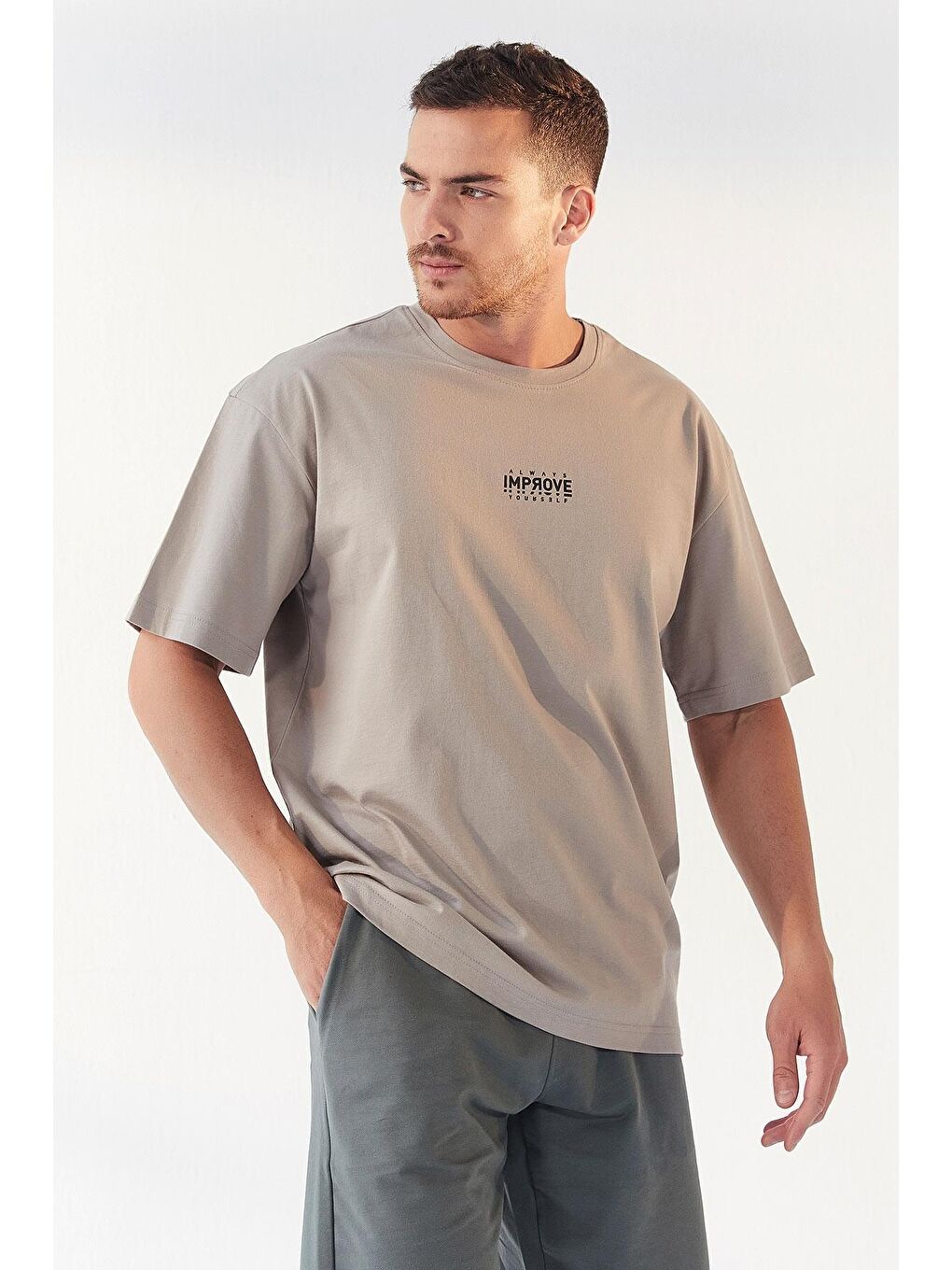 TOMMYLIFE Koyu Bej Küçük Yazı Baskılı O Yaka Erkek Oversize T-Shirt - 87985 - 3