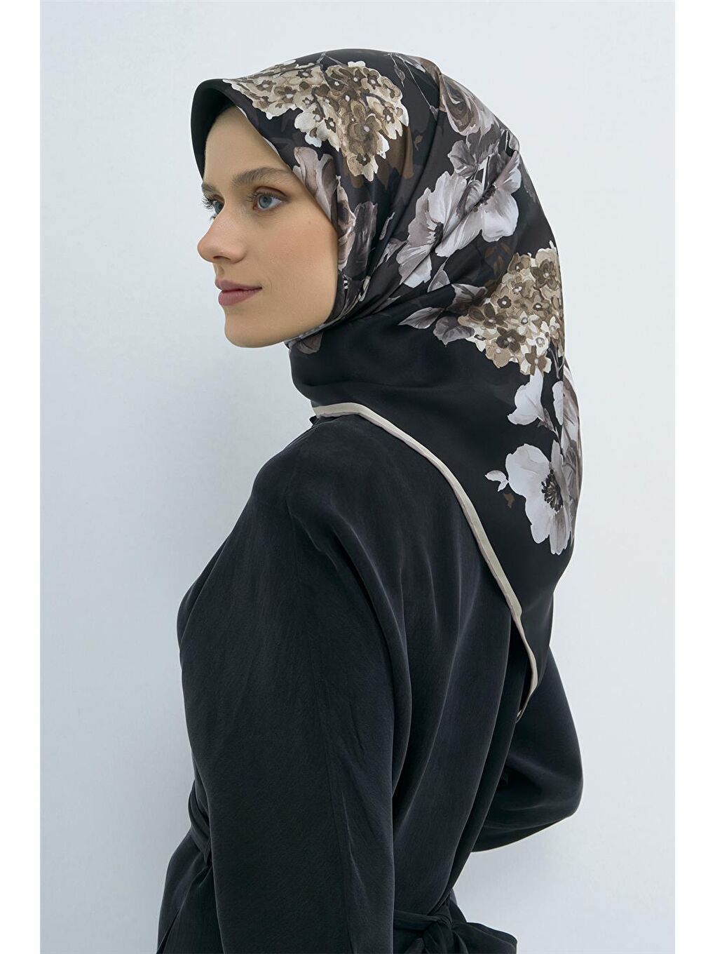 Siyah Saf İpek Sura Eşarp 9520D 01-2