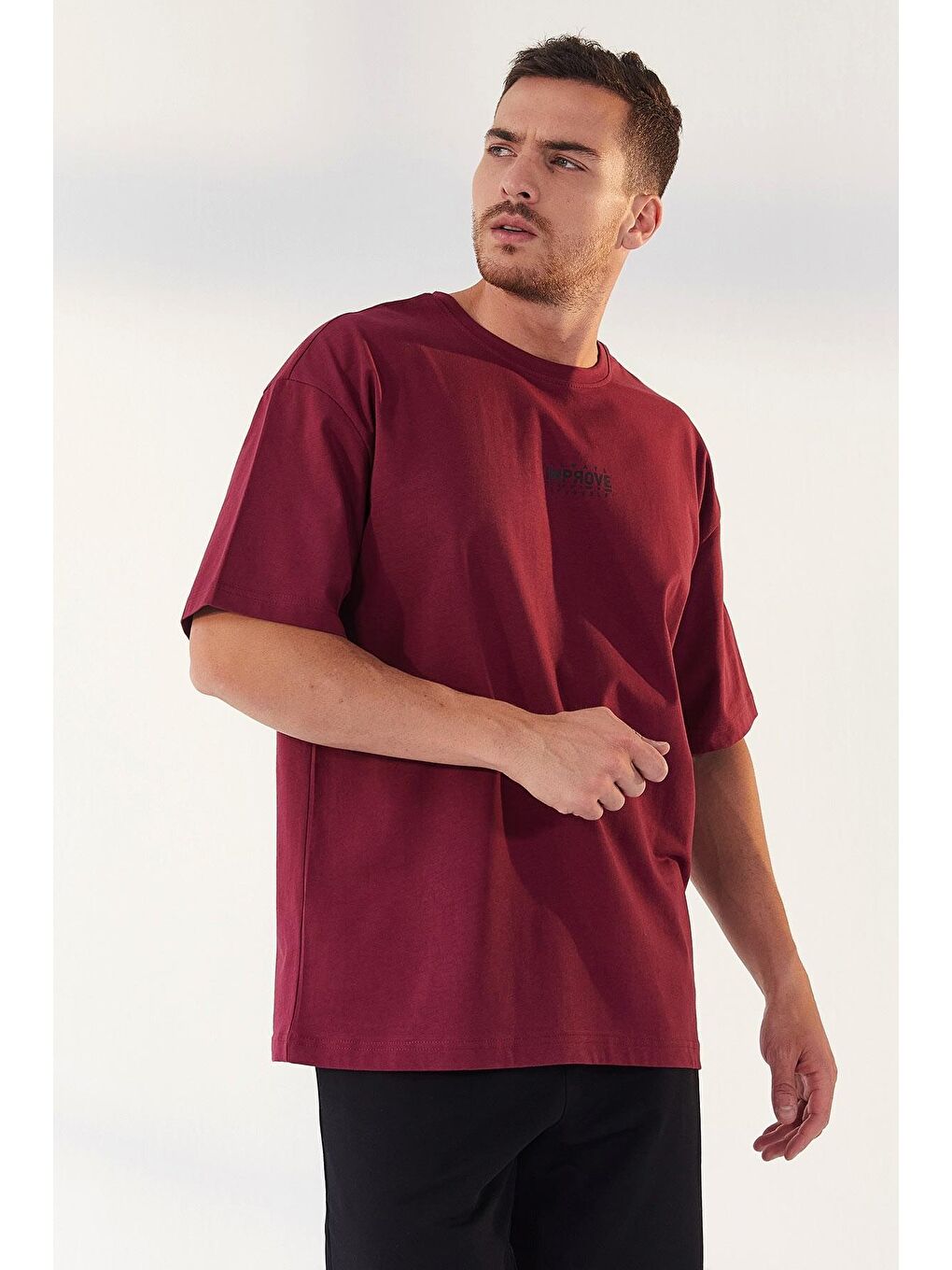 TOMMYLIFE Bordo Erguvan Küçük Yazı Baskılı O Yaka Erkek Oversize T-Shirt - 87985