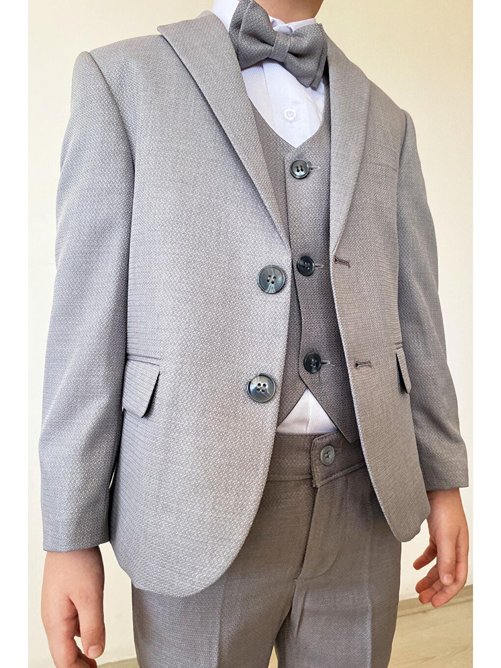Gri Erkek Çocuk Papyonlu Yelekli Takım Elbise TE.4000-2