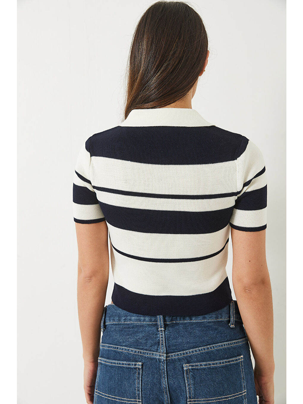 Beyaz Kadın Polo Yaka Kısa Kollu Çizgili Crop T-Shirt-5