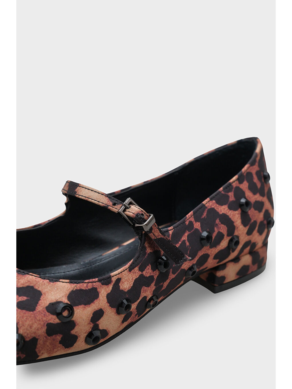 Kahverengi Shayla Küt Burunlu Zımbalı Tokalı Kadın Babet-3