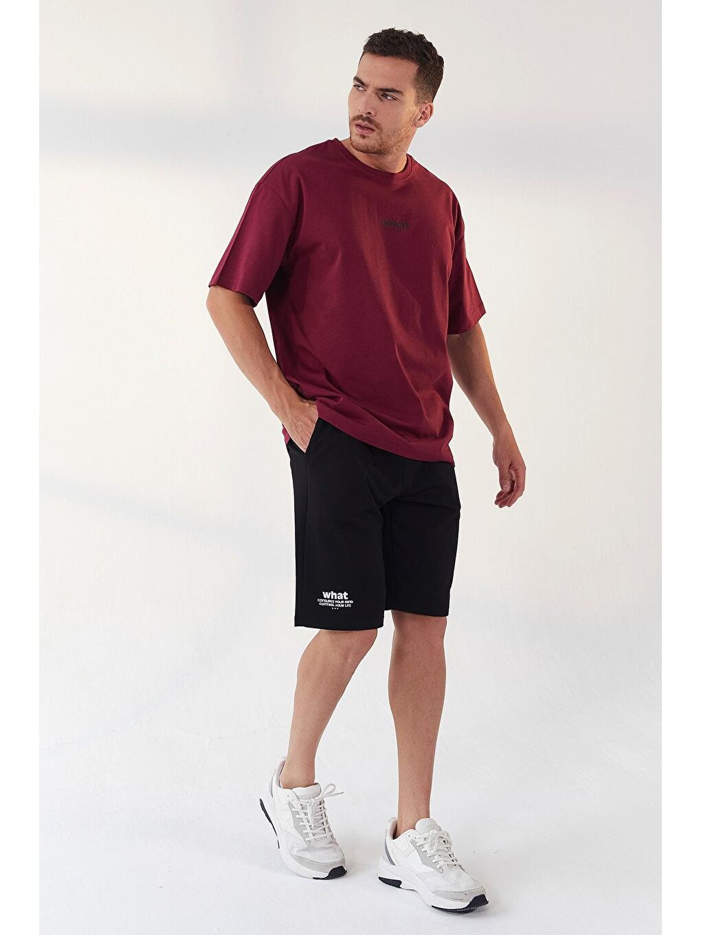 TOMMYLIFE Bordo Erguvan Küçük Yazı Baskılı O Yaka Erkek Oversize T-Shirt - 87985 - 4