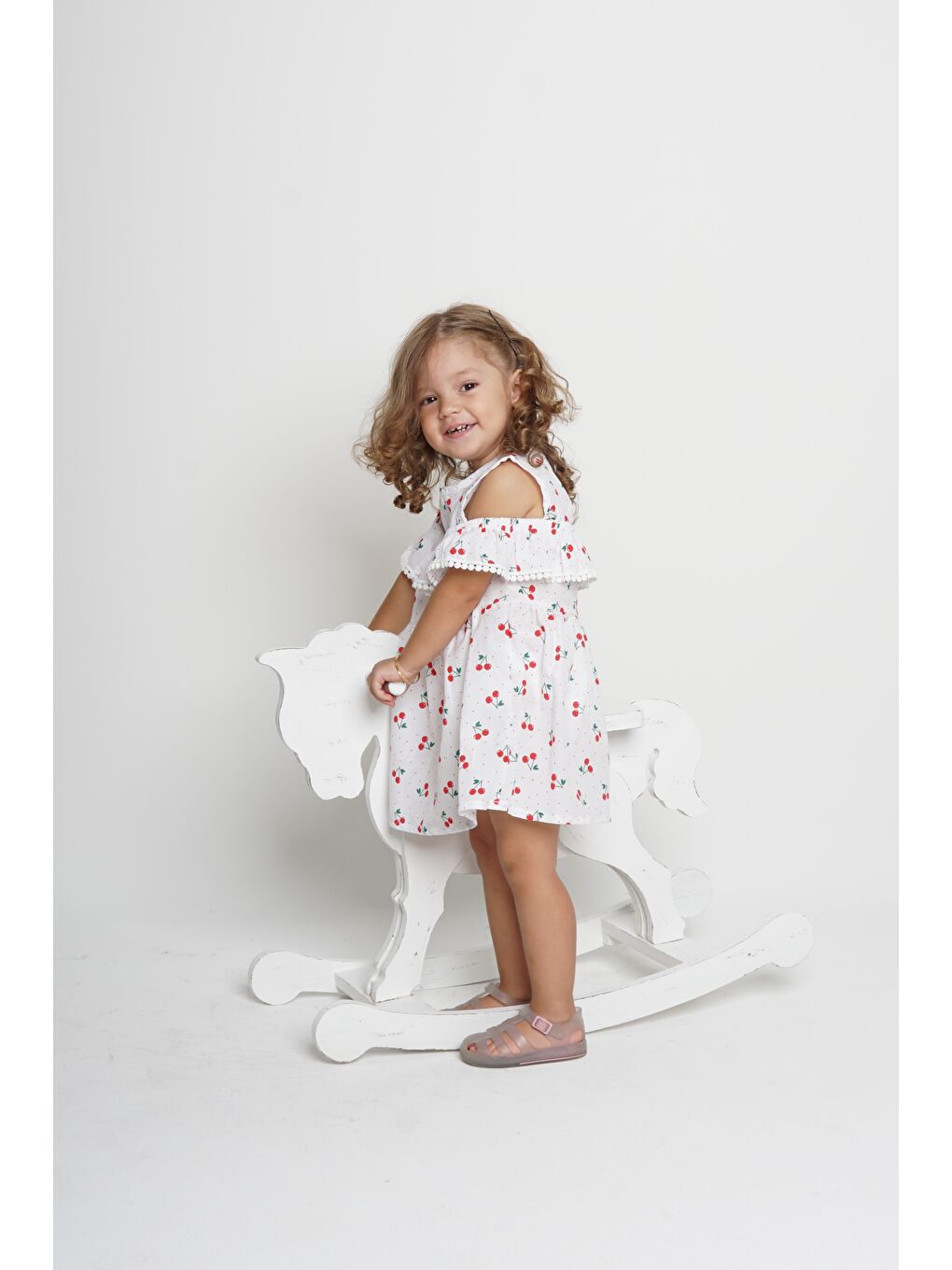 Beyaz Meyve Baskılı Pamuklu Terikoton Kol Fisto Detay Kız Çocuk Yazlık Elbise MNK0406-8