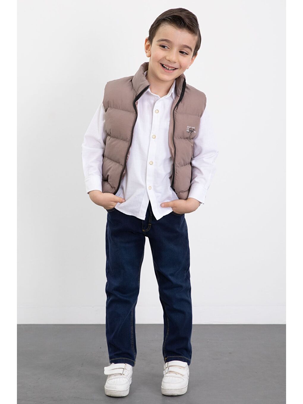 Kahverengi Şişme Yelekli Gömlekli Erkek Çocuk 3lü Pantolonlu Takım 23473