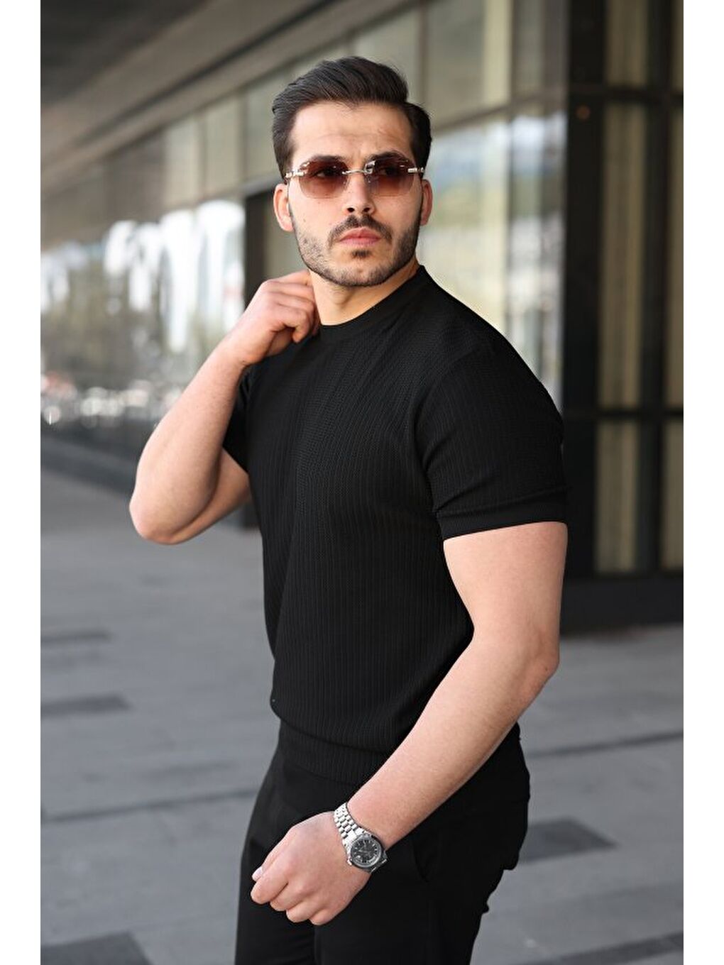 Siyah Erkek Bisiklet Yaka Petek Dokulu Kısa Kollu Triko Tişört-1