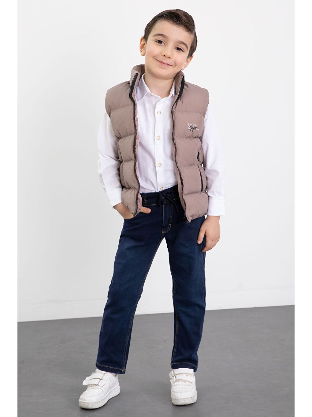 Kahverengi Şişme Yelekli Gömlekli Erkek Çocuk 3lü Pantolonlu Takım 23473-1