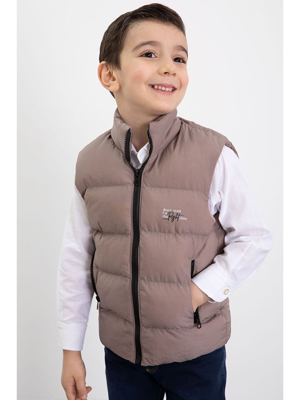 Kahverengi Şişme Yelekli Gömlekli Erkek Çocuk 3lü Pantolonlu Takım 23473-3