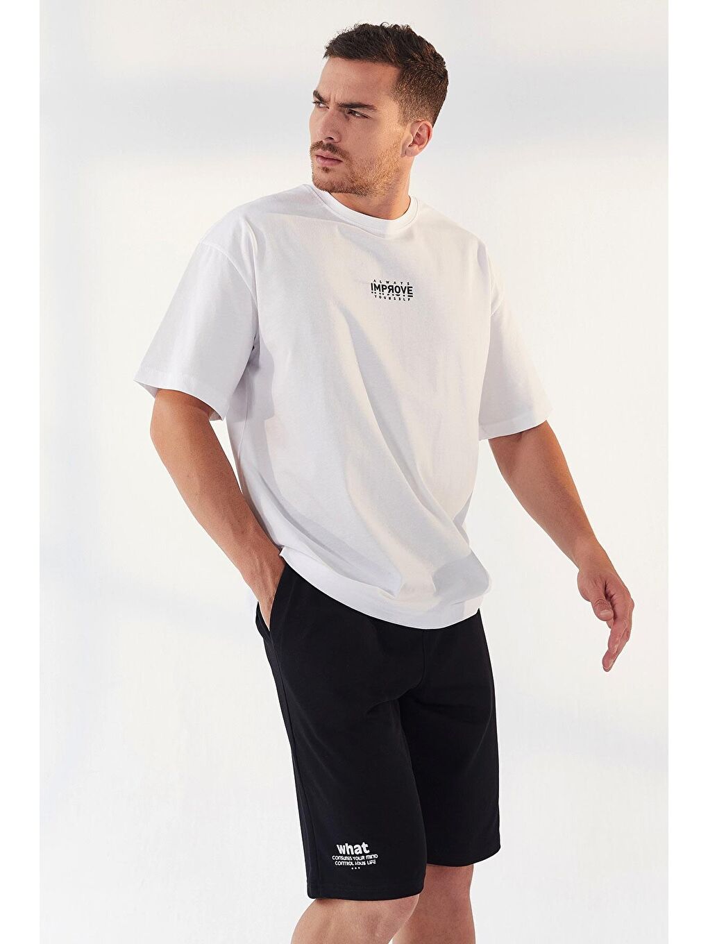 TOMMYLIFE Beyaz Küçük Yazı Baskılı O Yaka Erkek Oversize T-Shirt - 87985