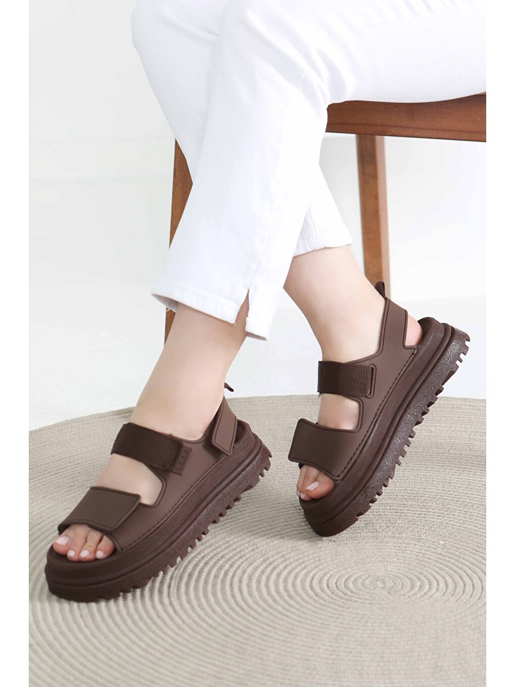 Kahverengi Kadın Kahve Cırt Cırtlı Sandalet - 27419-2