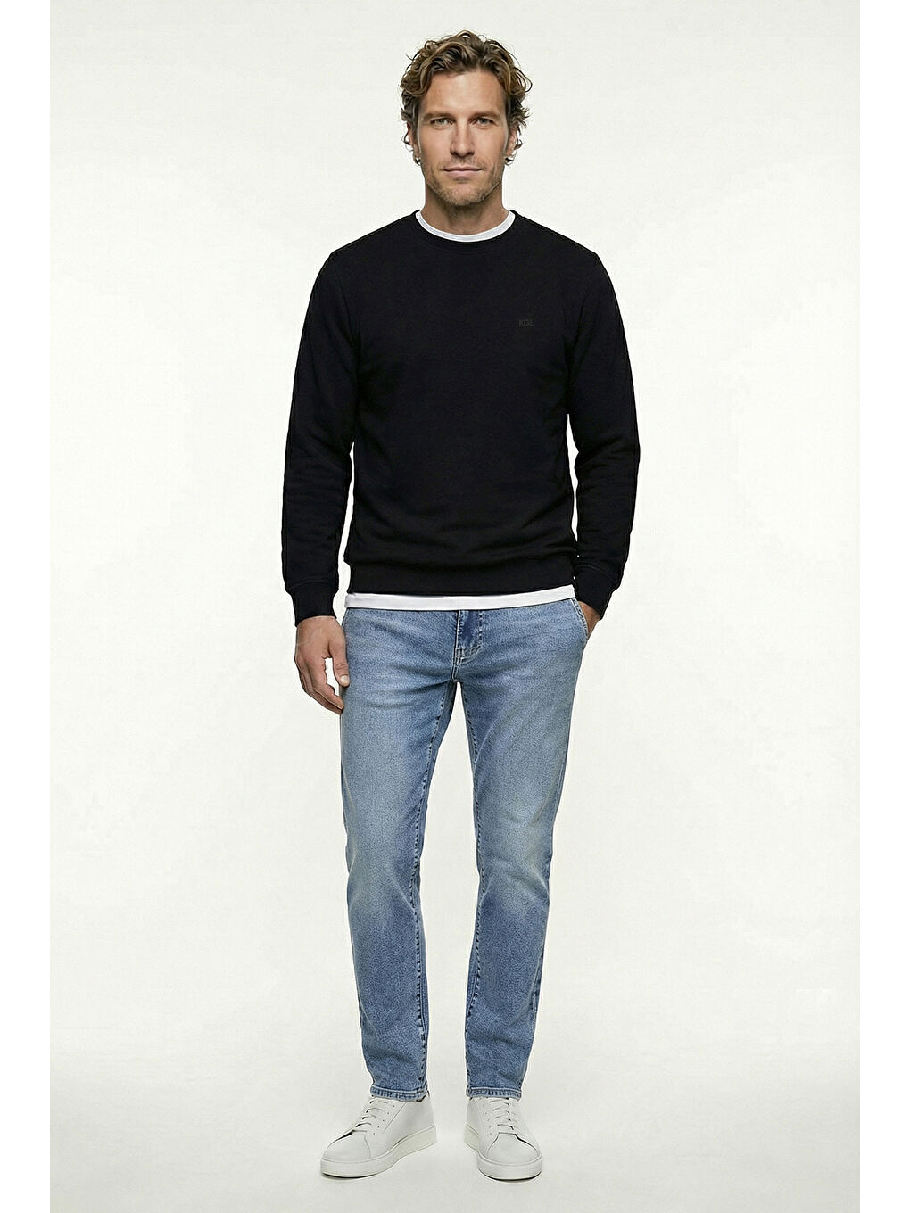 Siyah Bisiklet Yaka Regular Fit Pamuklu Basic Sweatshirt-1