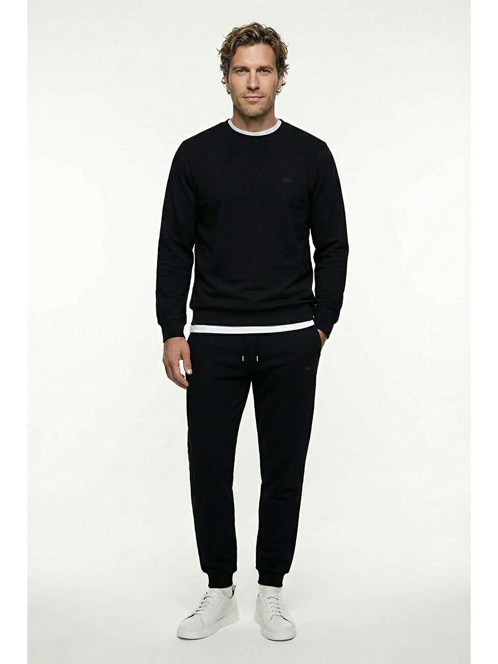 Siyah Bisiklet Yaka Regular Fit Pamuklu Basic Sweatshirt-3