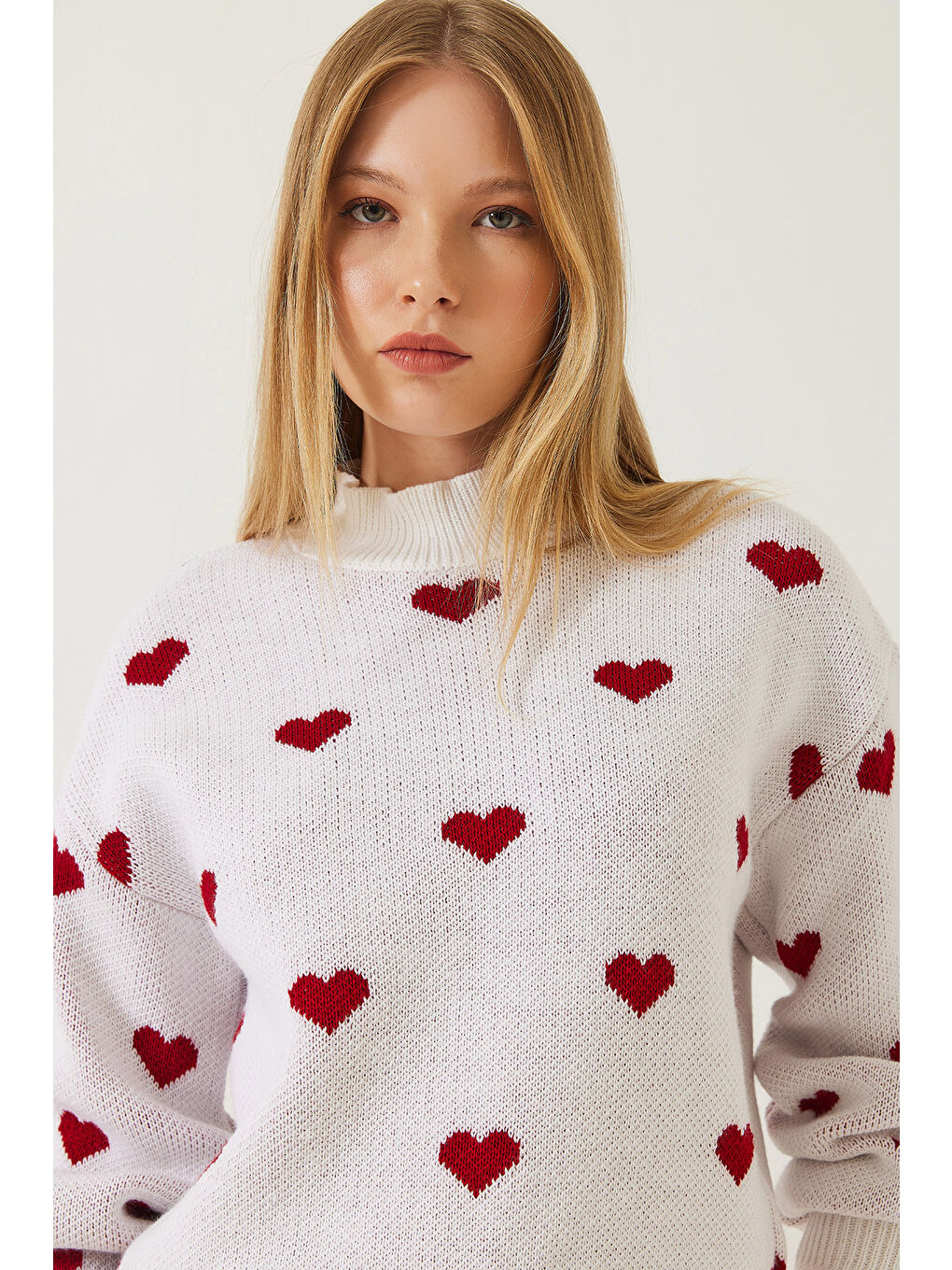 Beyaz Kadın Kalp Desenli Triko Kazak