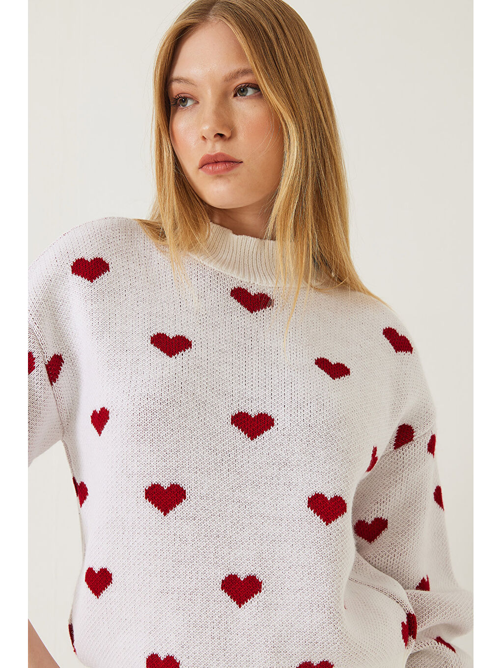 Beyaz Kadın Kalp Desenli Triko Kazak-4