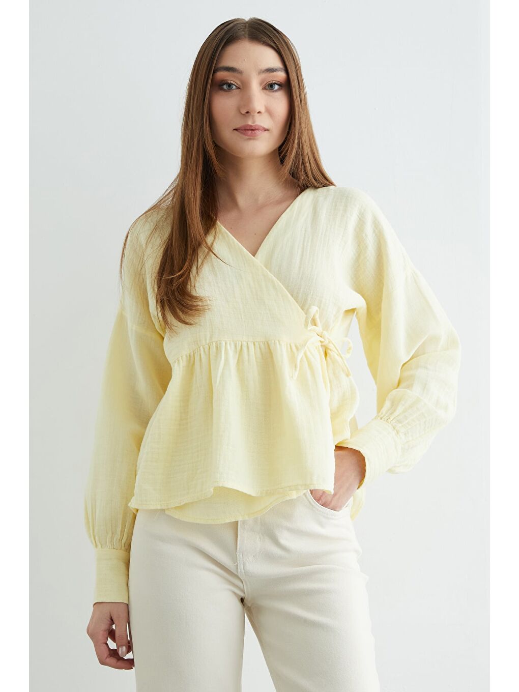 Sarı Yandan Bağlamalı Kruvaze Yaka Müslin Gömlek-2