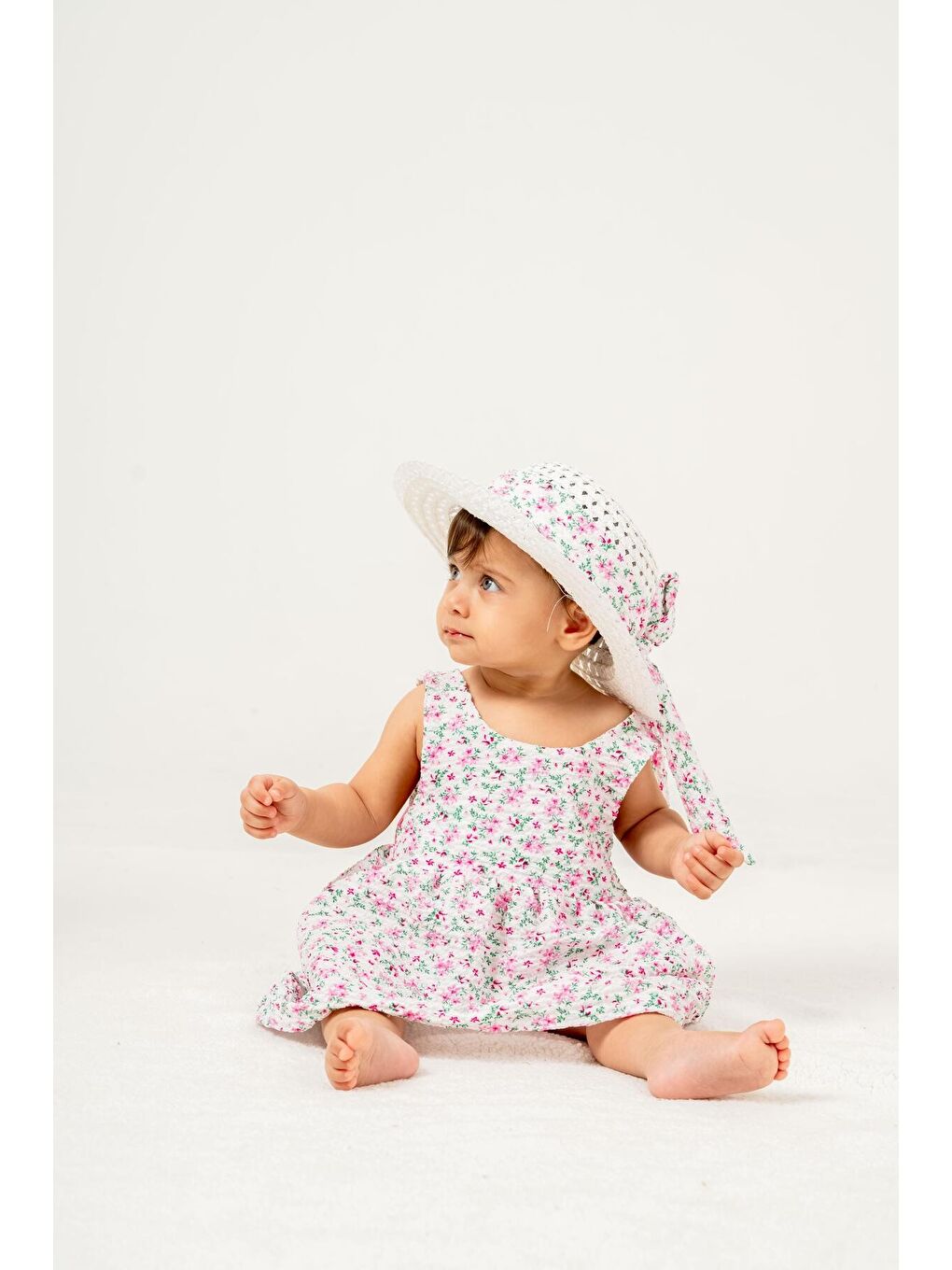 Pembe Tatlı Çiçek Desenli Şapkalı Fiyonklu Kız Bebek Elbisesi-1