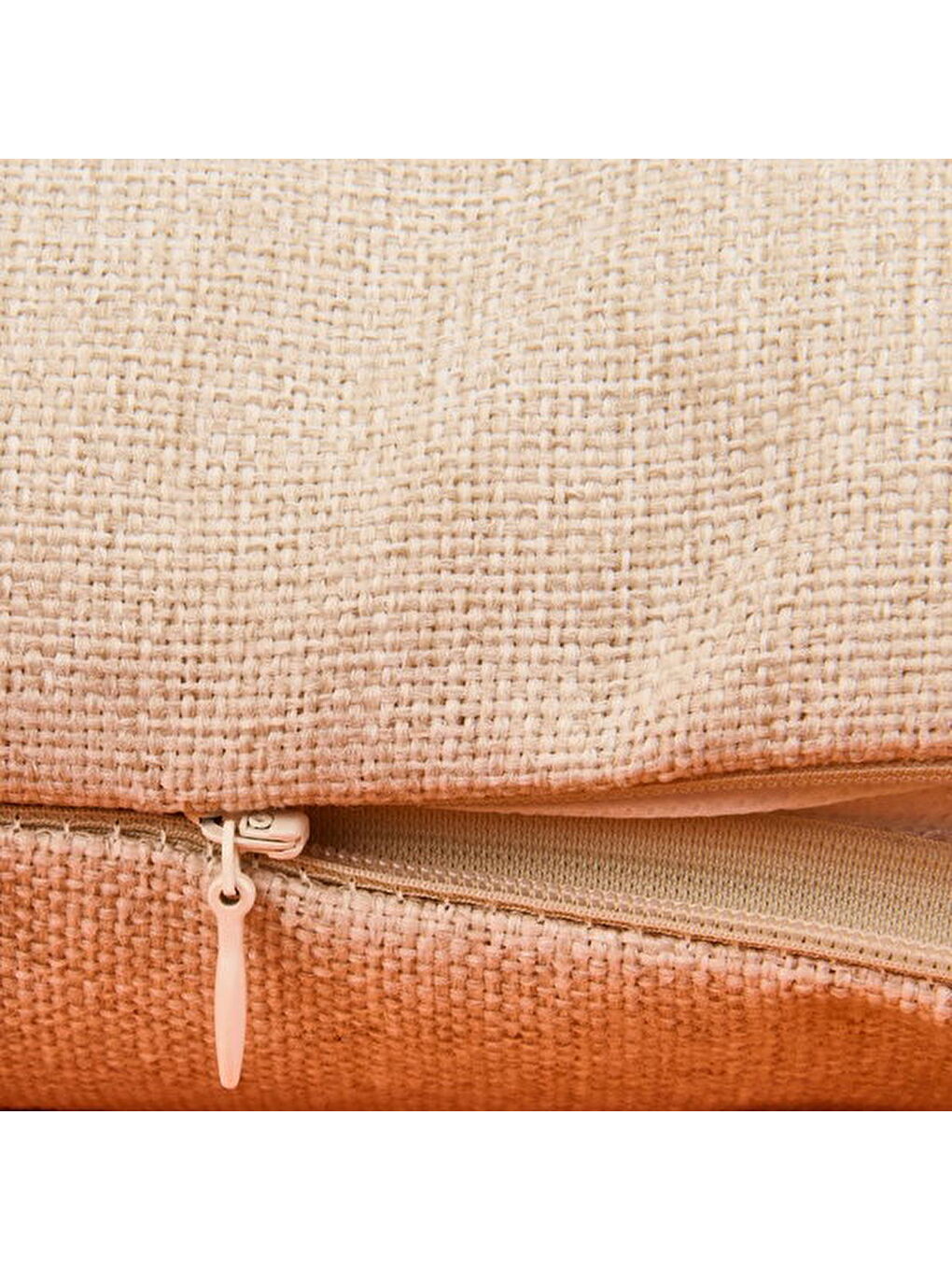 Soft Deri Görünümlü Horse Desenli Kırlent - Ekru - 30x50 cm-1