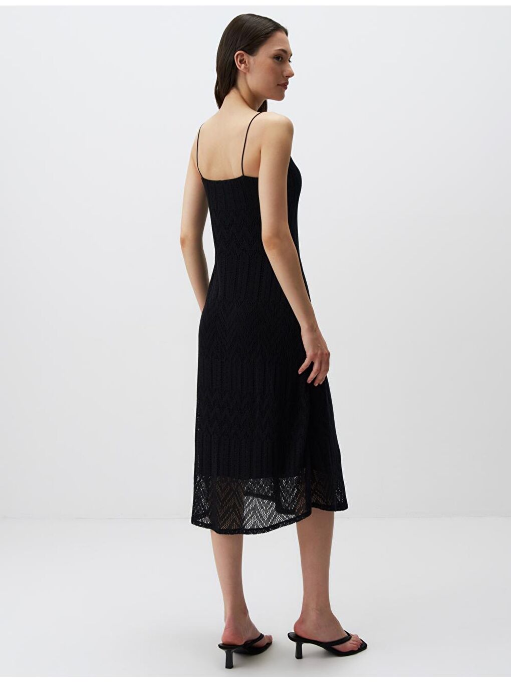 Siyah Düz Kesim Askılı V Yaka Örme Elbise-4