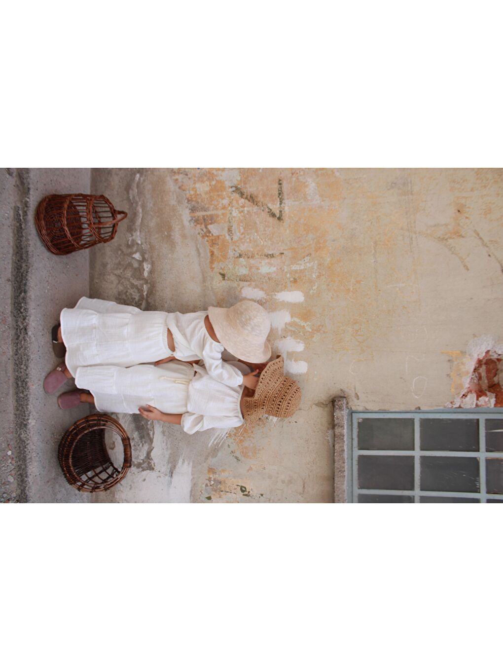 Beyaz Düşük Omuz Bluzlu Etek Takım-6