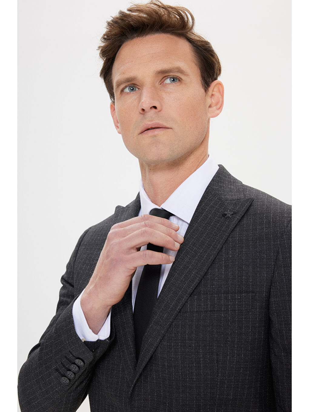 Erkek Antrasit Ekstra Slim Fit Dar Kesim Kırlangıç Yaka Çizgili Takım Elbise-2