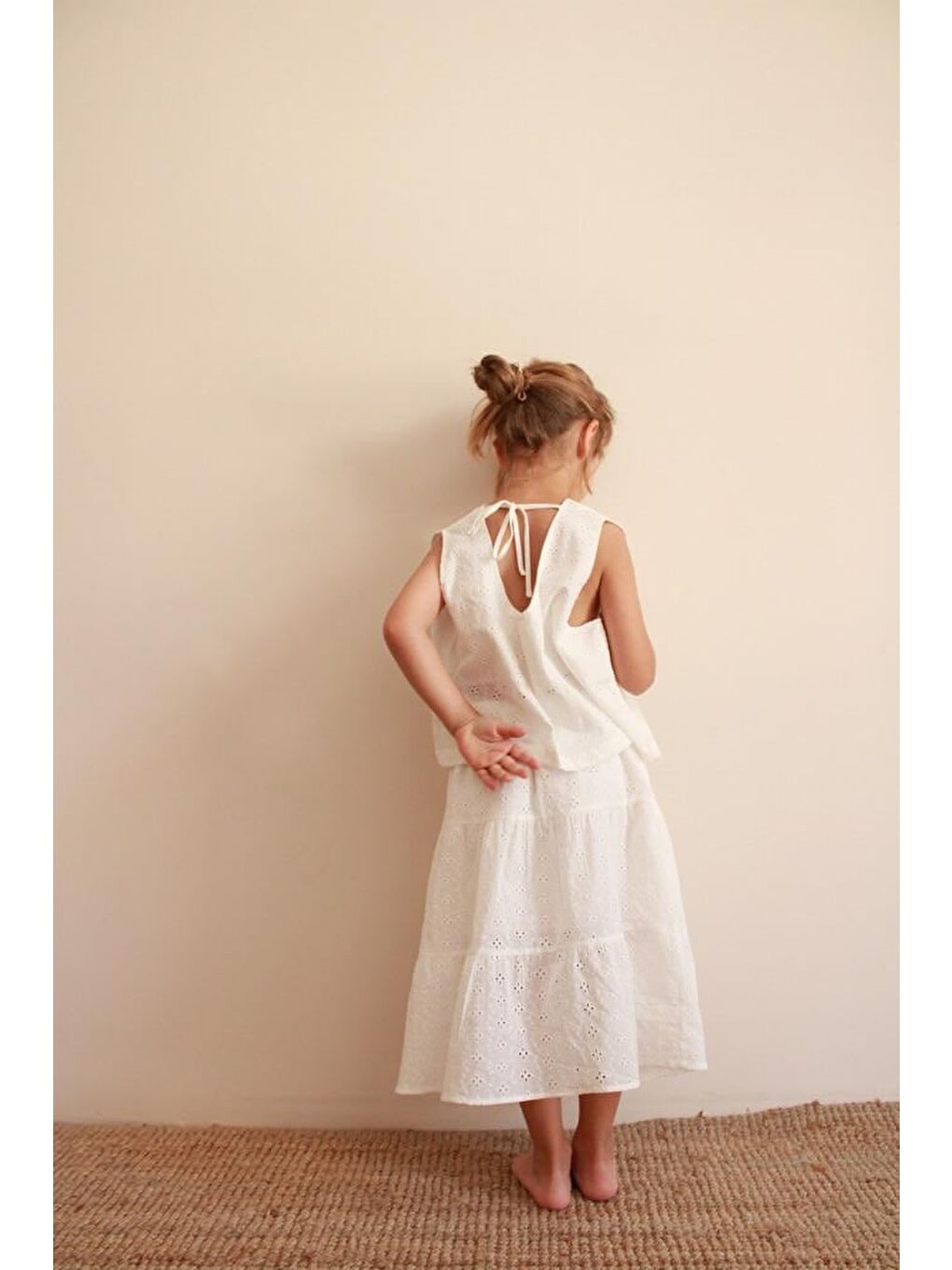 Beyaz Brodeli Sırt Bağlamalı Kız Takım-3
